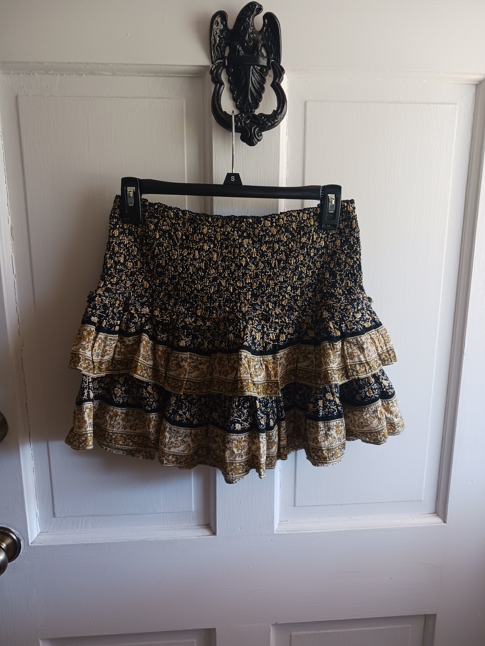 American Eagle Outfitters Black and Gold Floral Tiered Skirt Size Small
